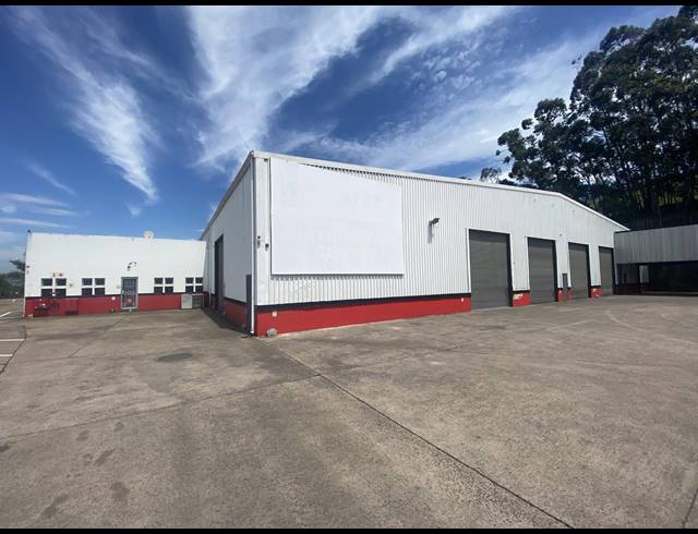 3,600M² WAREHOUSE TO LET IN WESTMEAD